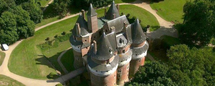 Le chateau de Rambures<